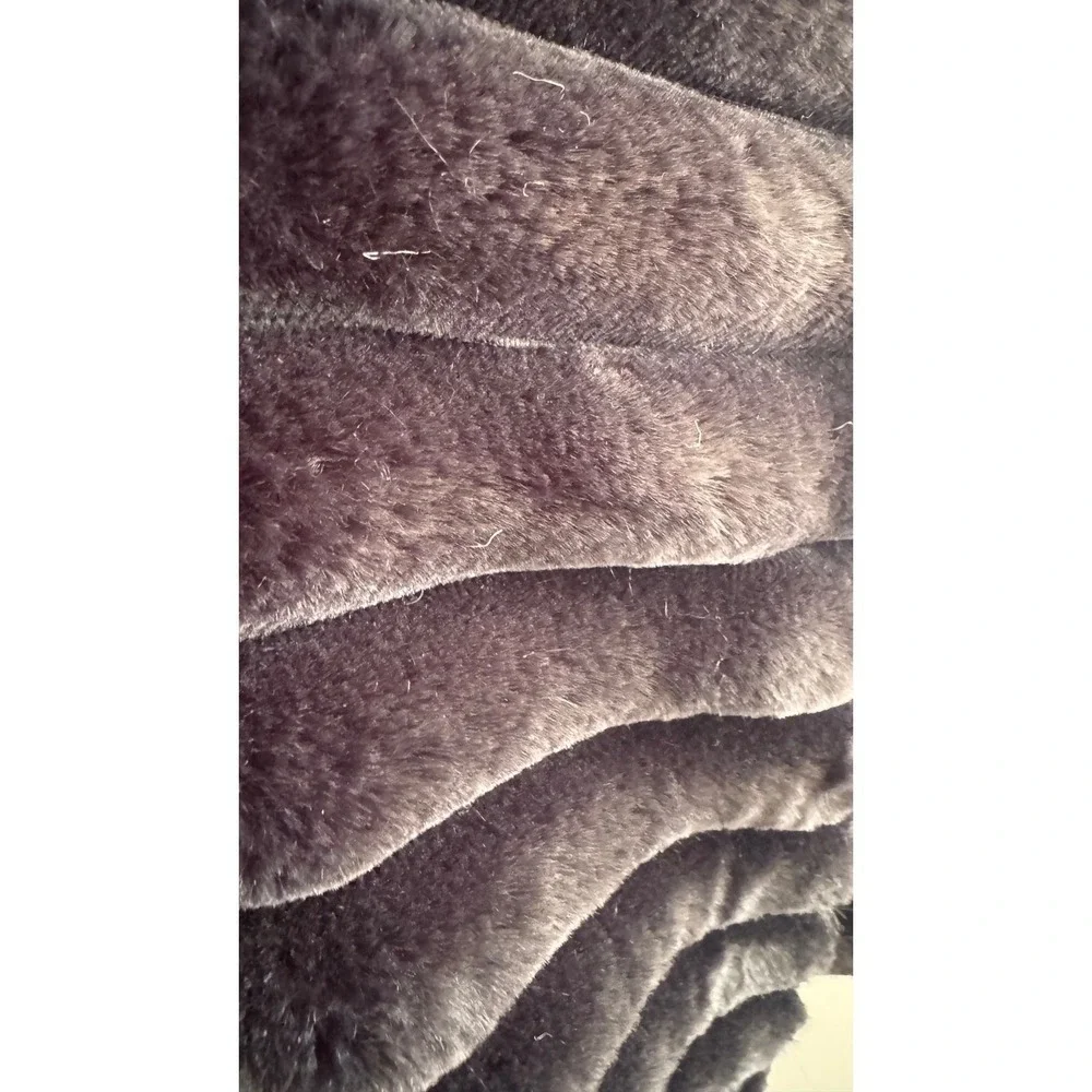 La Fiorentina Faux Fur Wrap Poncho, Black Fur, Classic & Elegant, NWT